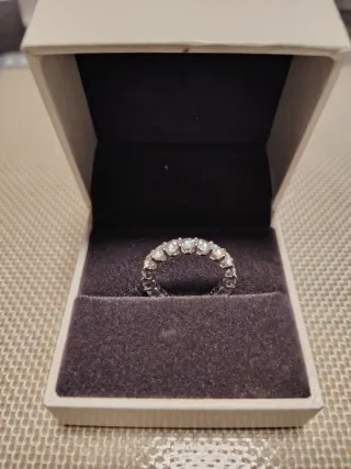 B. FRIDAY! Anillo de la ETERNIDAD Plata-Moissanita