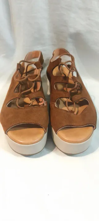 Sandalias piel tacón cuña talla 38