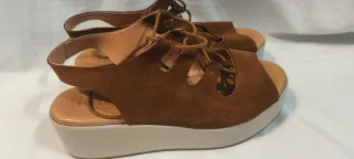 Sandalias piel tacón cuña talla 38