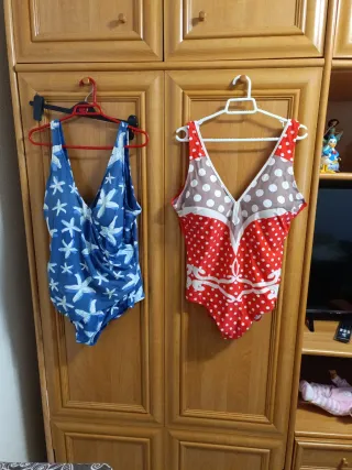 Bañadores mujer azul y rojo