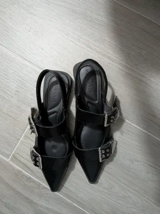 Zapatos punta cuero negros