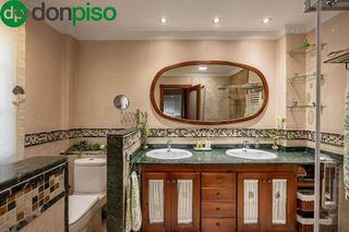 Chalet en venta en Pajaritos - Plaza de Toros en Granada