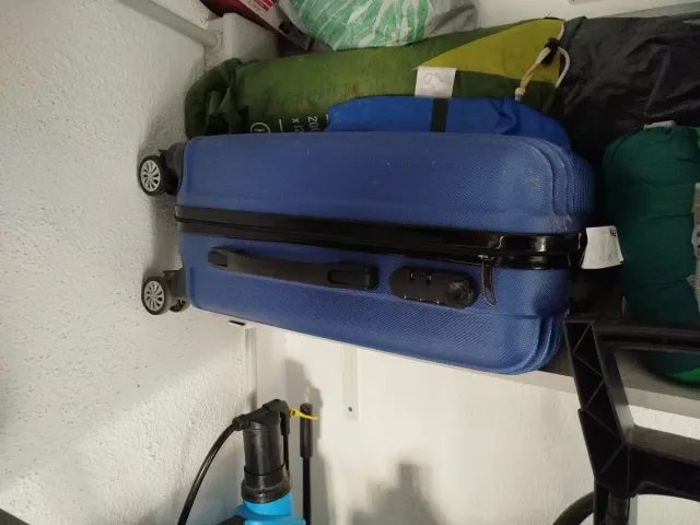 Maleta de viaje pequeña negra