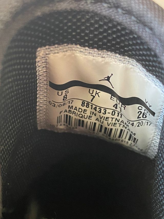 Zapatillas Jordan 1 Ante Negras