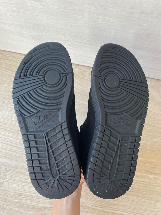 Zapatillas Jordan 1 Ante Negras
