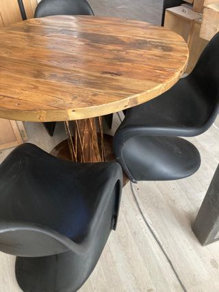 Mesa redonda industrial madera maciza y pata metal