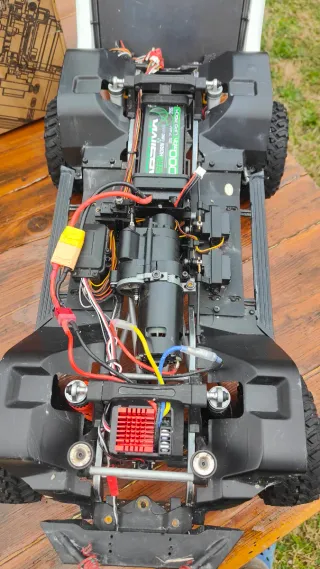 Crawler Absima Yucatan 1/8 + 2 Batterie nuove