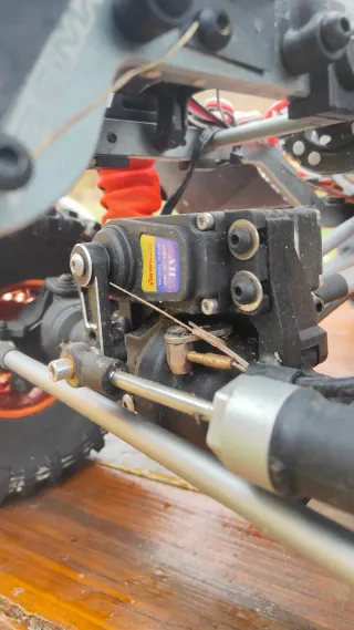 Crawler Absima Yucatan 1/8 + 2 Batterie nuove