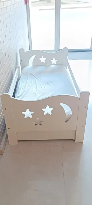Cama infantil blanca con cajon