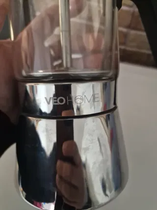 Cafetera italiana de cristal y metal