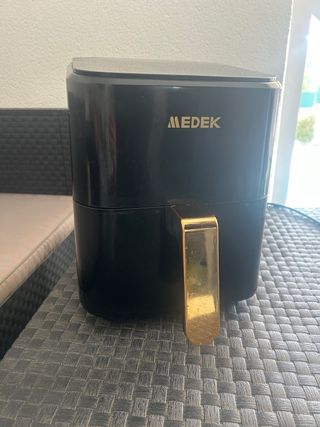Freidora de aire MEDEK negra