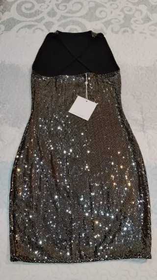 Mono rojo mujer y más ropa