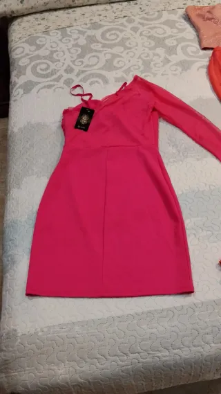 Mono rojo mujer y más ropa