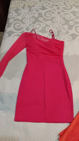 Mono rojo mujer y más ropa