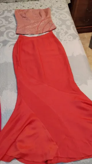Mono rojo mujer y más ropa