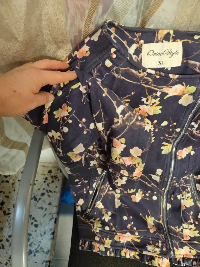 Giubbotto stile Orice con stampa floreale XL