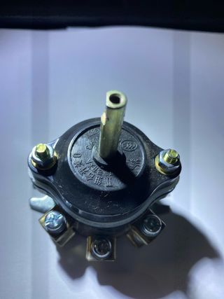 Conmutador QUAD Eléctrico