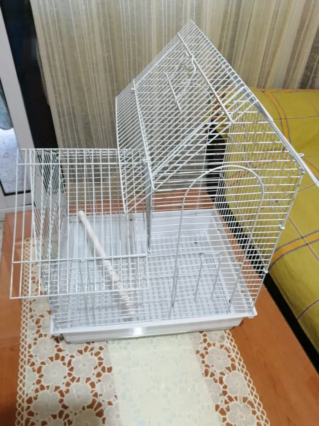 Jaula para pájaros blanca