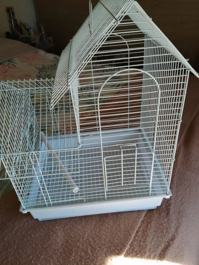 Jaula para pájaros blanca