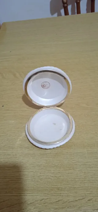 Portagioie a forma di conchiglia