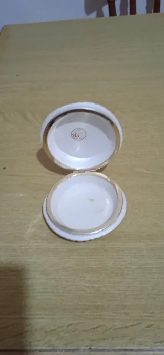 Portagioie a forma di conchiglia