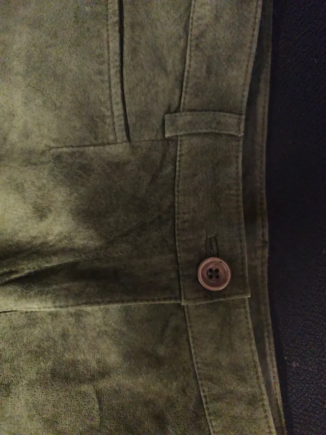 Pantaloni corti verdi militari