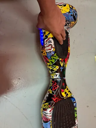Hoverboard con diseño graffiti