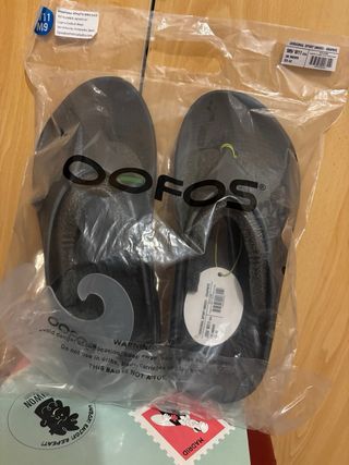 Chanclas OOFOS Grises Nuevas