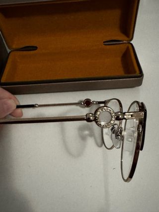 Occhiali Bulgari neri e oro