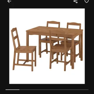 Mesa y 4 sillas de madera