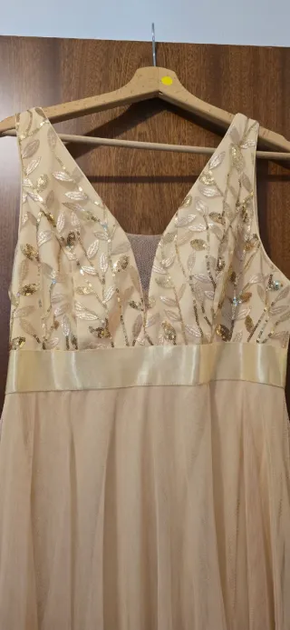 Vestido de fiesta beige y dorado Usado una boda