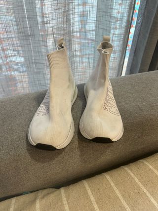 Bambas botín Versace blancas y moradas