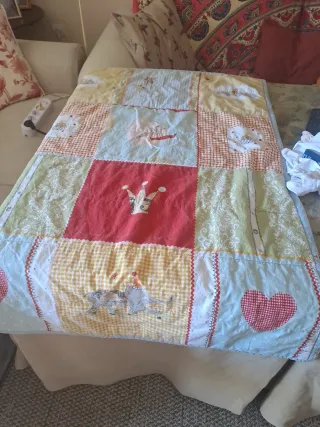 Cubre cuna o cama pequeña patchwork IKEA