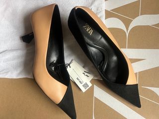 Zapato tacón Zara bicolor camel y negro