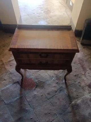 Mesilla de noche de madera