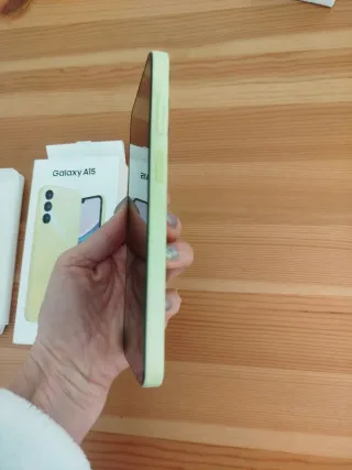 Samsung Galaxy A15 Amarillo Sin Usar