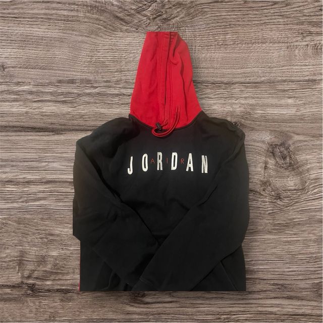 Sudadera Jordan Negra y Roja