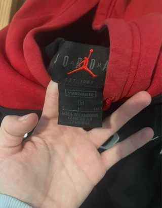 Sudadera Jordan Negra y Roja