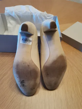Zapatos de tacón beige