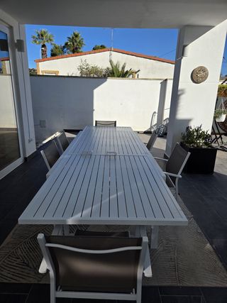 Mesa extensible aluminio + 6 sillas jardín