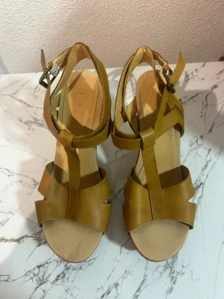Sandalias Gioseppo madera y piel