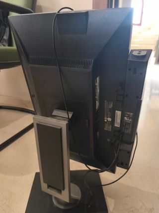 Monitor Dell con Barra de Sonido