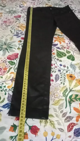 Pantalón piel sintetica