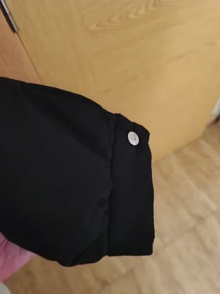 Chaqueta de pelo negro mujer, buen conservado.