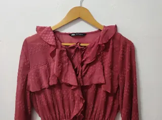 Mono corto burdeos Zara mujer Talla L