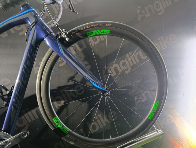 Bicicleta carretera Mérida sculture