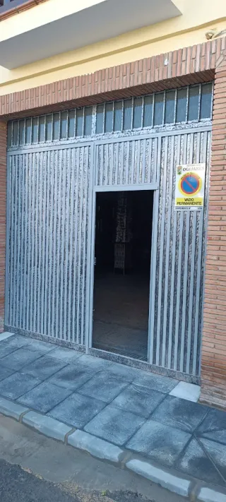 Puerta de garaje de hierro