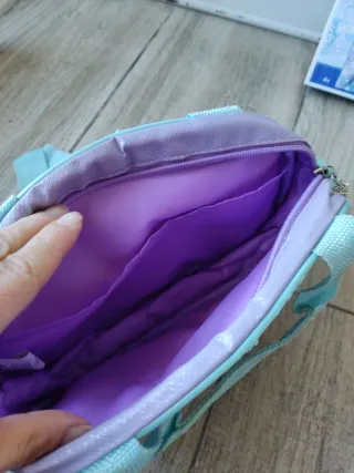 Lote Frozen: Puzzles, Muñeca y Bolso