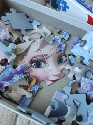 Lote Frozen: Puzzles, Muñeca y Bolso