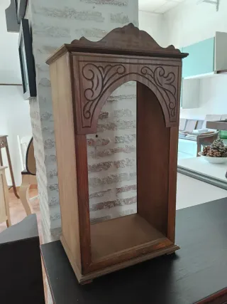 Urna-Capilla de madera tallada